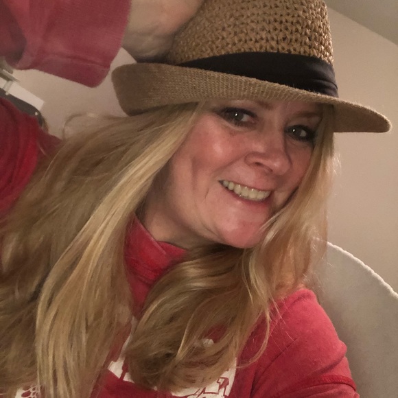 Meet your Posher, Kristy - Picture 1 of 1